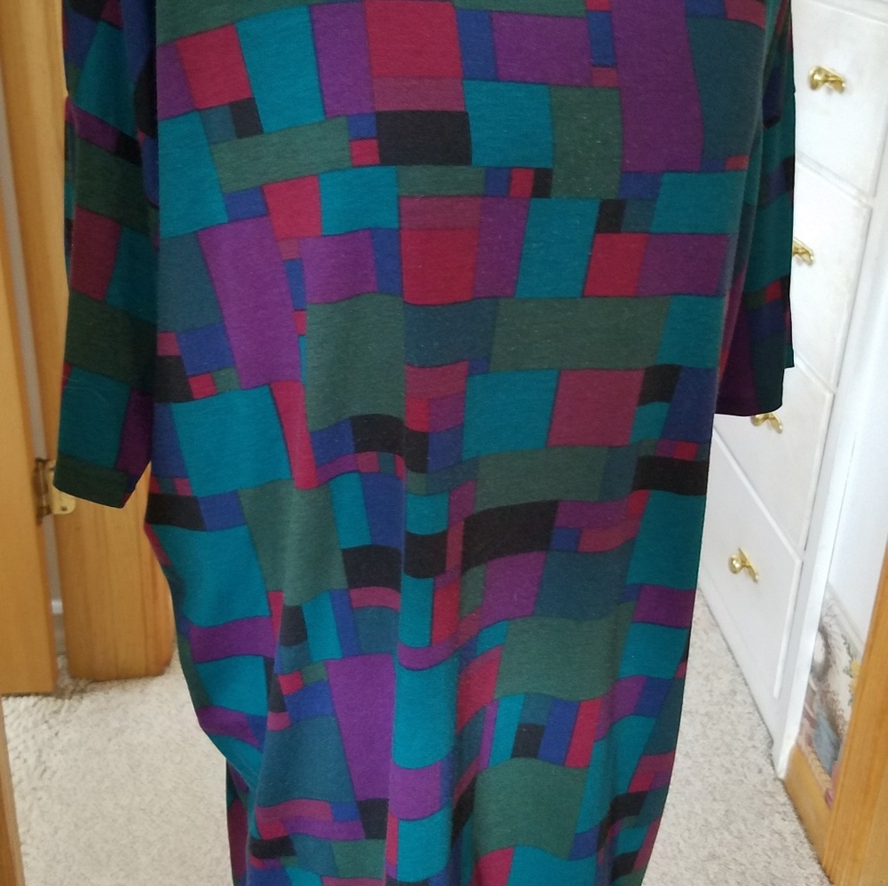 LulaRoe L shirt